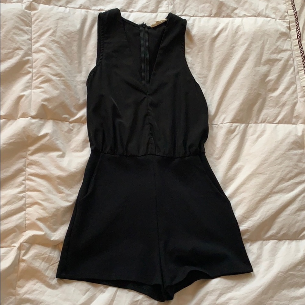 Black shorts romper S painted threads